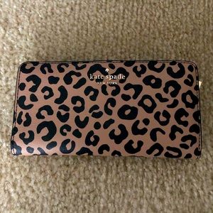 Kate Spade Wallet - new without tags